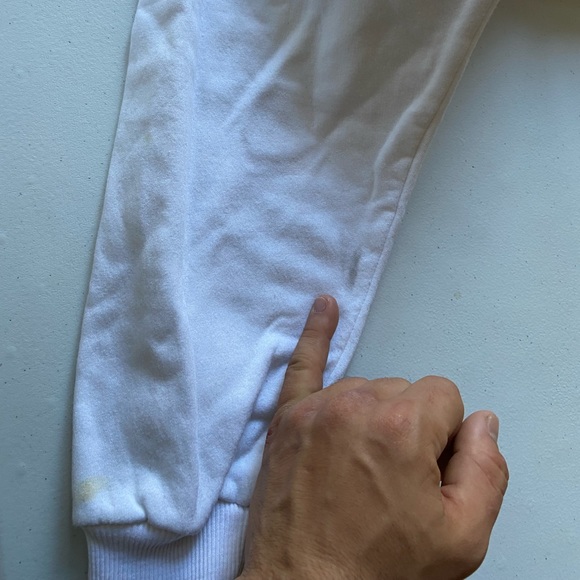 VINTAGE DISNEY MINNIE MOUSE SWEATER SIZE LARGE GOOD CONDITION MINOR FLAWS SHOWN - Picture 5 of 9